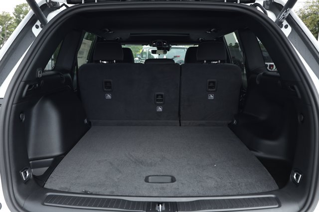 New 2027 Jeep Grand Cherokee Laredo X RWD image 10