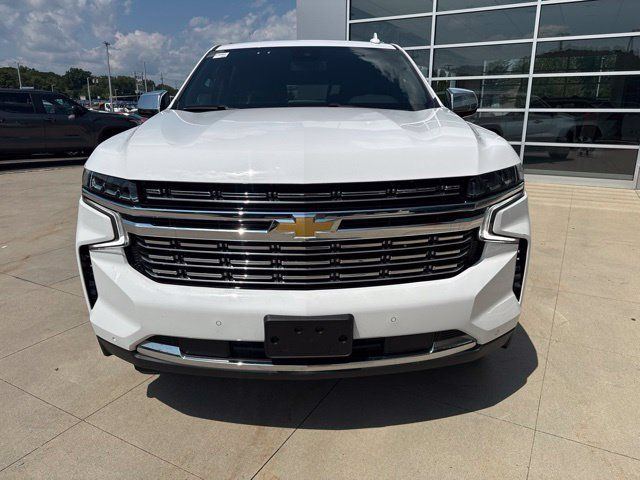 Used 2023 Chevrolet Suburban Premier RWD image 2