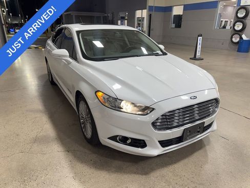 Used 2014 Ford Fusion Titanium image 2