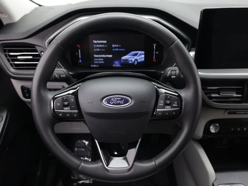 Used 2024 Ford Escape SE FWD image 31