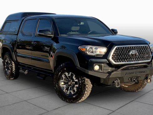 Used 2019 Toyota Tacoma TRD Off-Road image 3