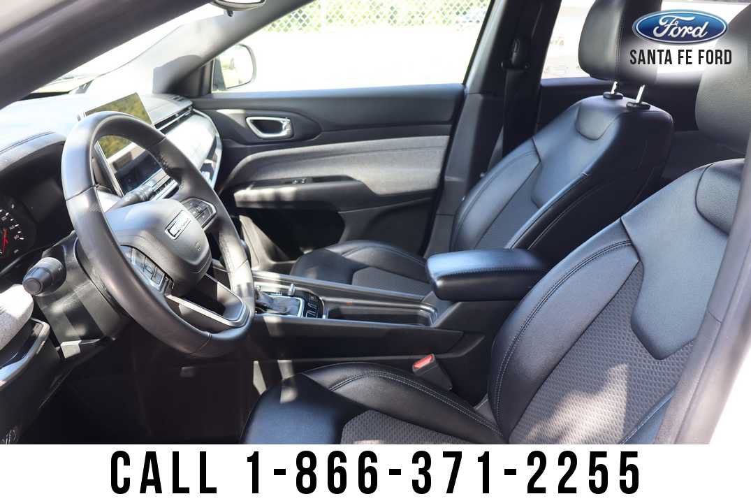 Used 2024 Jeep Compass Latitude w/ Altitude Special Edition AWD/4WD image 14
