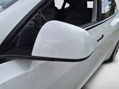 Used 2024 Tesla Model Y Long Range AWD/4WD image 8