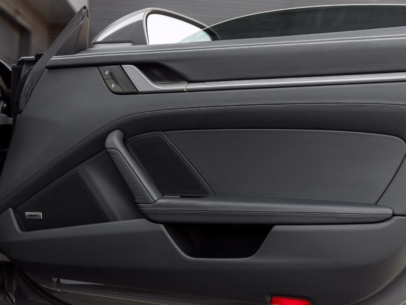 Certified 2025 Porsche 911 Carrera RWD image 37
