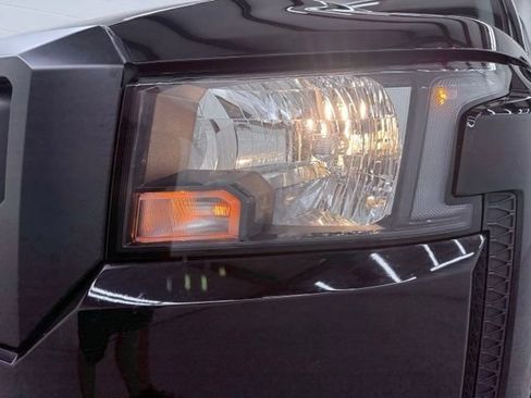 Used 2022 Nissan Frontier S w/ Technology Package AWD/4WD image 7