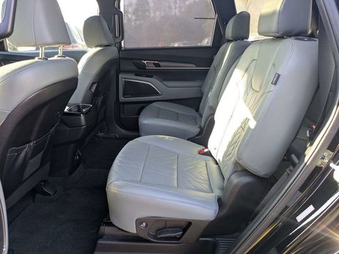 Used 2022 Kia Telluride EX w/ EX Premium Package image 16