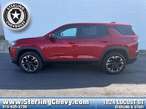 Used 2025 Chevrolet Equinox LT image 2