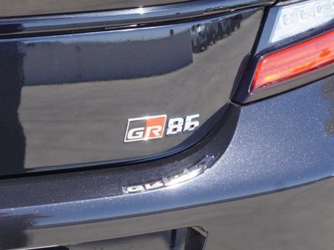 Used 2024 Toyota GR86 Premium RWD image 10