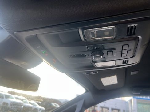 Certified 2023 Chevrolet Suburban Premier image 31