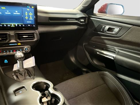 Used 2024 Ford Mustang EcoBoost image 23