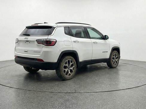 Used 2025 Jeep Compass Limited image 9