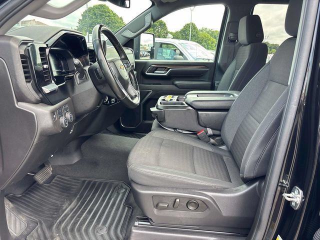 Used 2025 Chevrolet Silverado 2500 LT w/ Safety Package AWD/4WD image 13