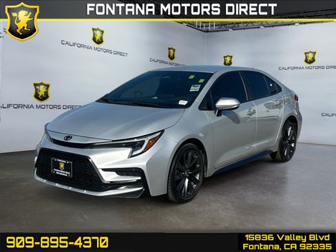 Used 2025 Toyota Corolla SE w/ Convenience Package FWD image 1