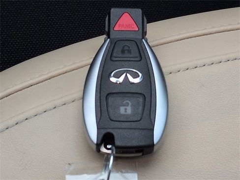 Used 2017 INFINITI QX30 Premium w/ Navigation Package image 32