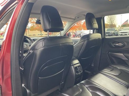 Used 2019 Jeep Cherokee Latitude Plus w/ Cold Weather Group image 22