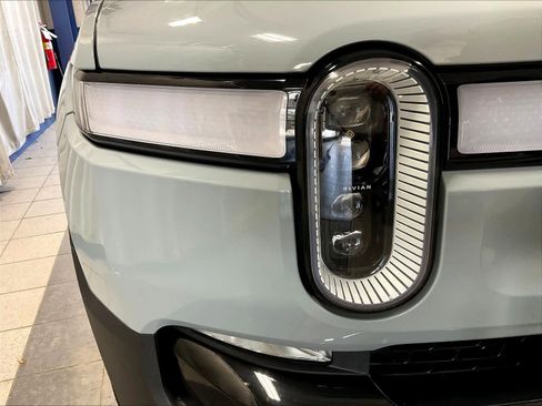 Used 2022 Rivian R1T Adventure image 34