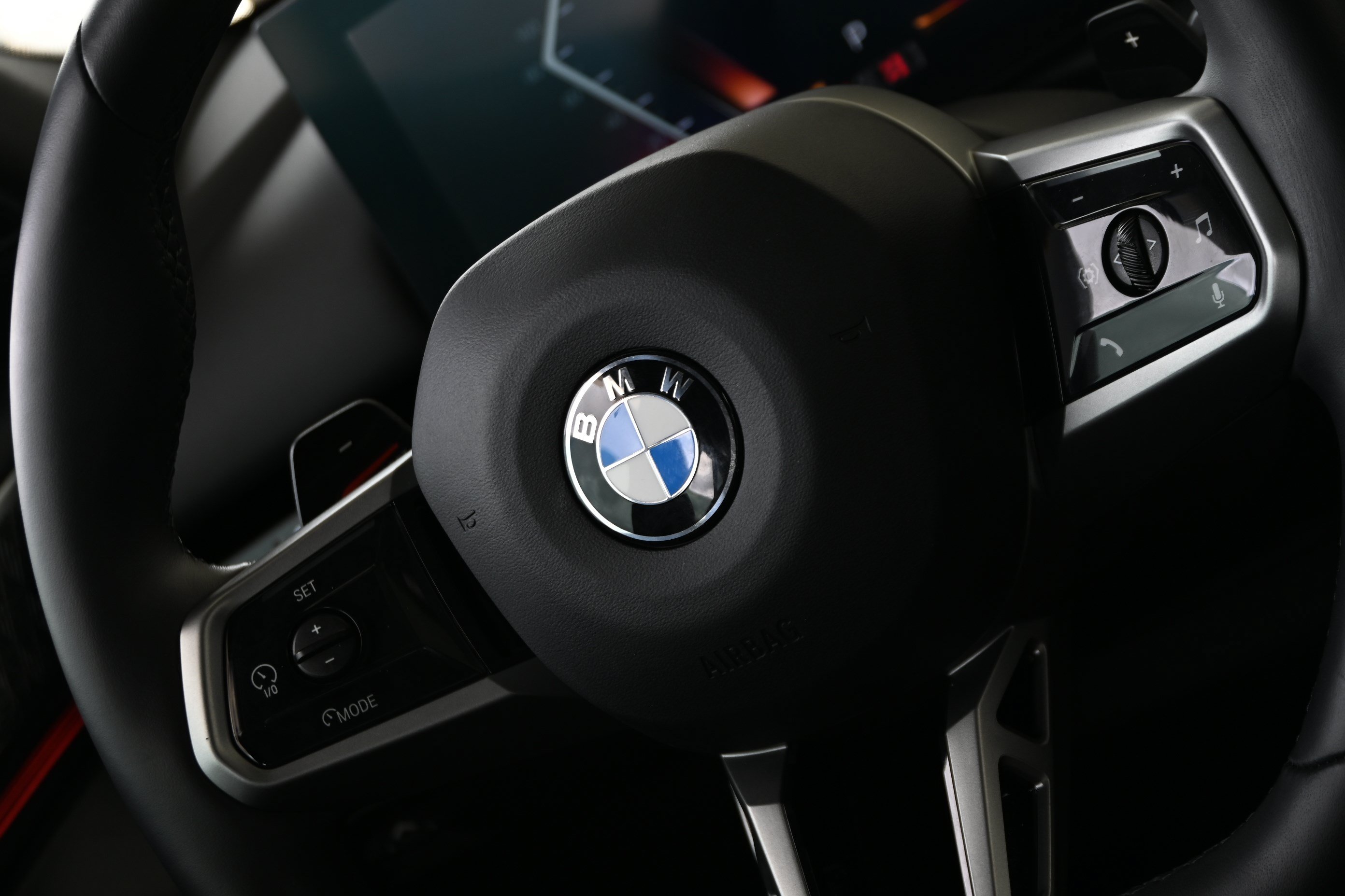 Used 2026 BMW 530i xDrive w/ M Sport Package AWD/4WD image 21