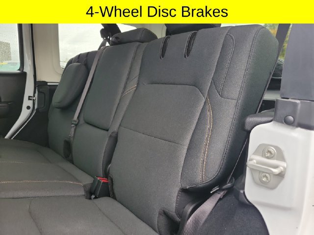 Used 2024 Jeep Wrangler Unlimited w/ Convenience Group AWD/4WD image 26