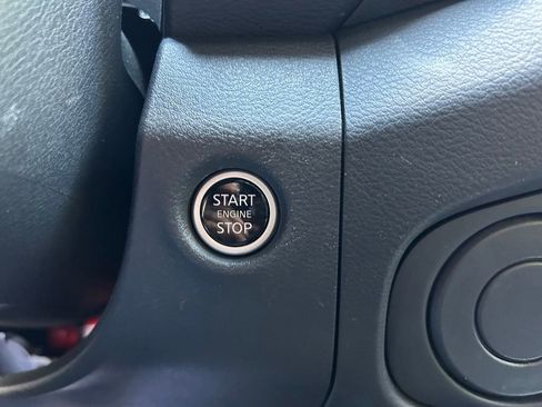 Used 2023 Nissan Frontier SV w/ SV Premium Package RWD image 29