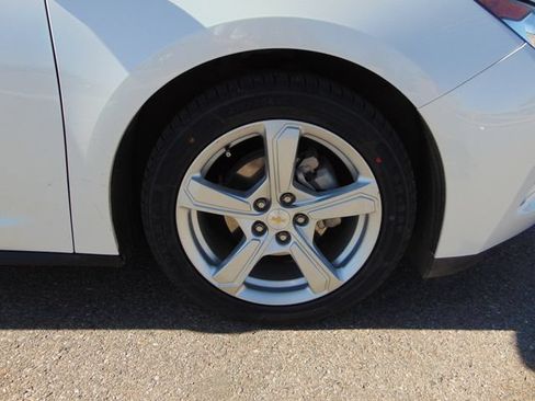 Used 2017 Chevrolet Volt LT w/ Comfort Package FWD image 27