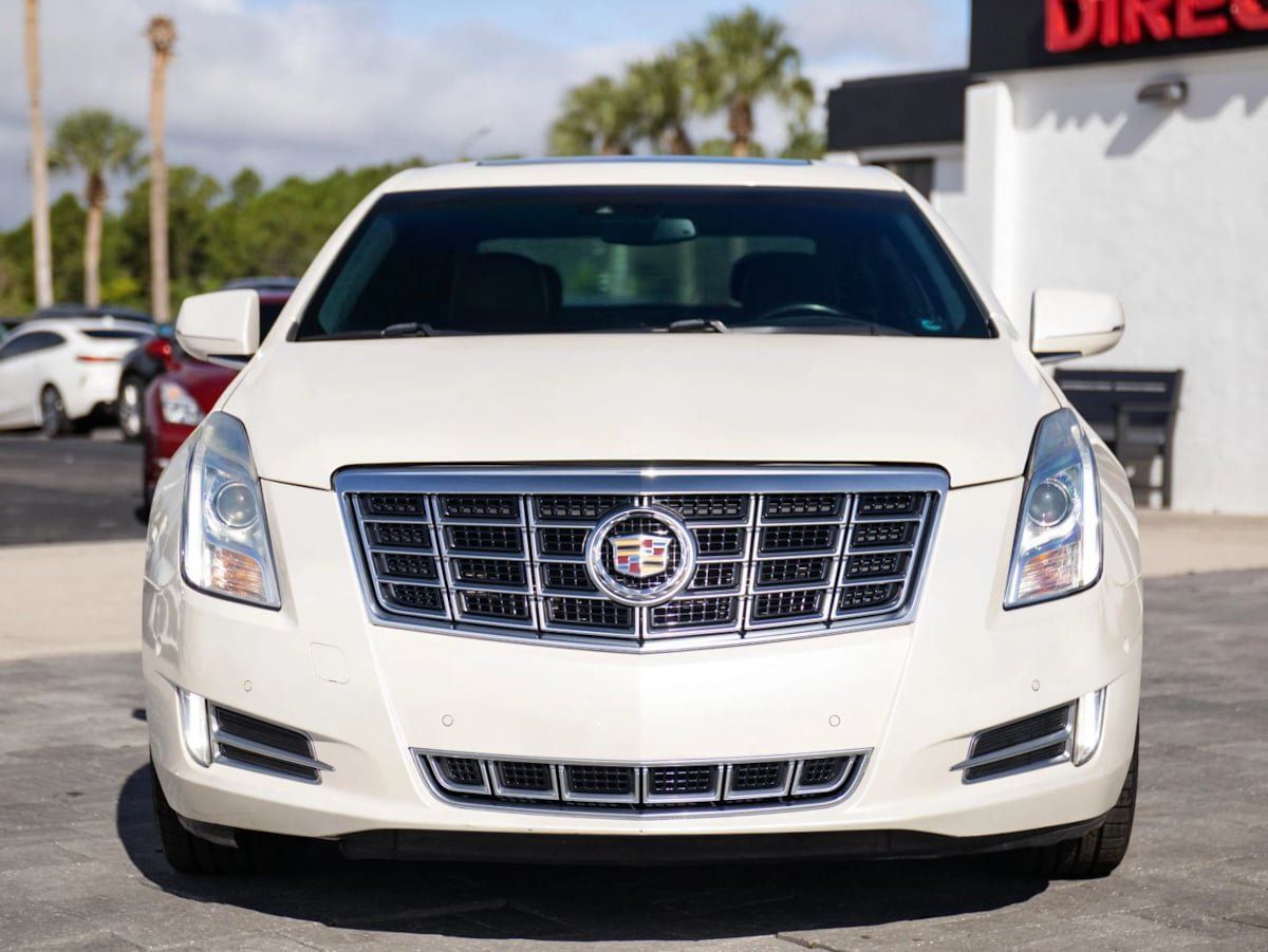 Used 2015 Cadillac XTS Luxury w/ Driver Awareness Package FWD image 5