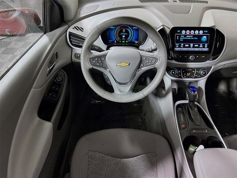 Used 2017 Chevrolet Volt LT w/ Comfort Package image 20