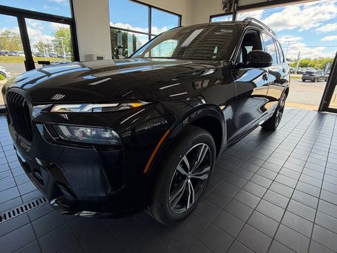 New 2026 BMW X7 xDrive40i w/ M Sport Package AWD/4WD image 7