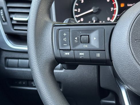 Certified 2023 Nissan Rogue SV image 27