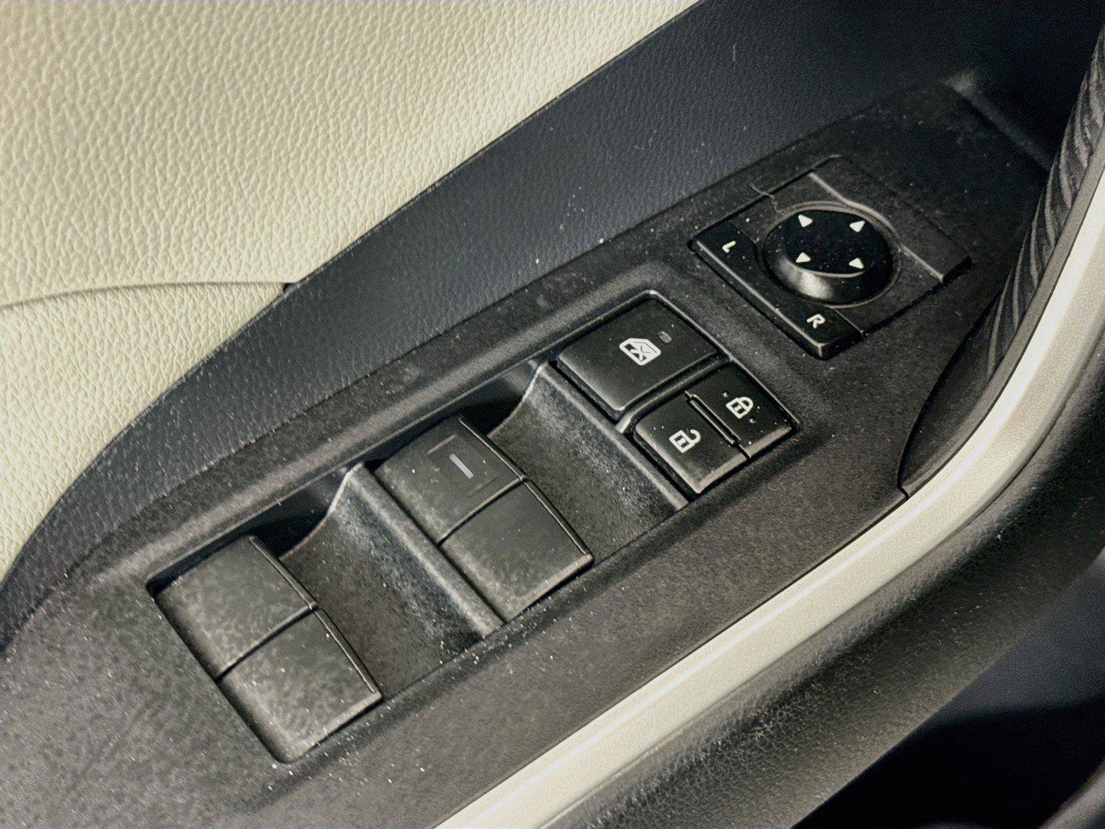 Used 2019 Toyota RAV4 XLE w/ Convenience Package FWD image 28