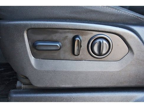 Used 2023 Chevrolet Silverado 2500 LT image 27