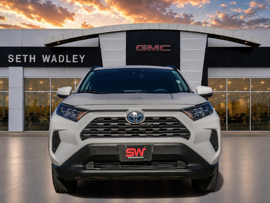 Used 2019 Toyota RAV4 LE AWD/4WD image 2