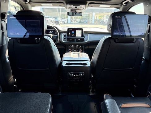 Certified 2024 GMC Yukon XL AT4 w/ AT4 Premium Package AWD/4WD image 9