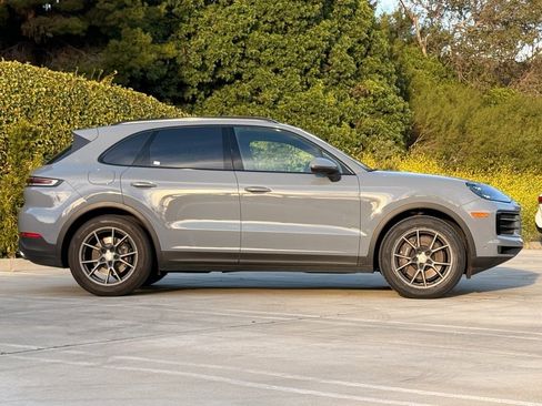 Used 2024 Porsche Cayenne image 8