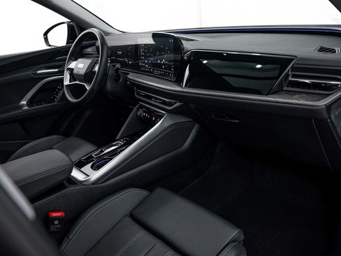 Used 2025 Audi Q5 Premium Plus AWD/4WD image 8