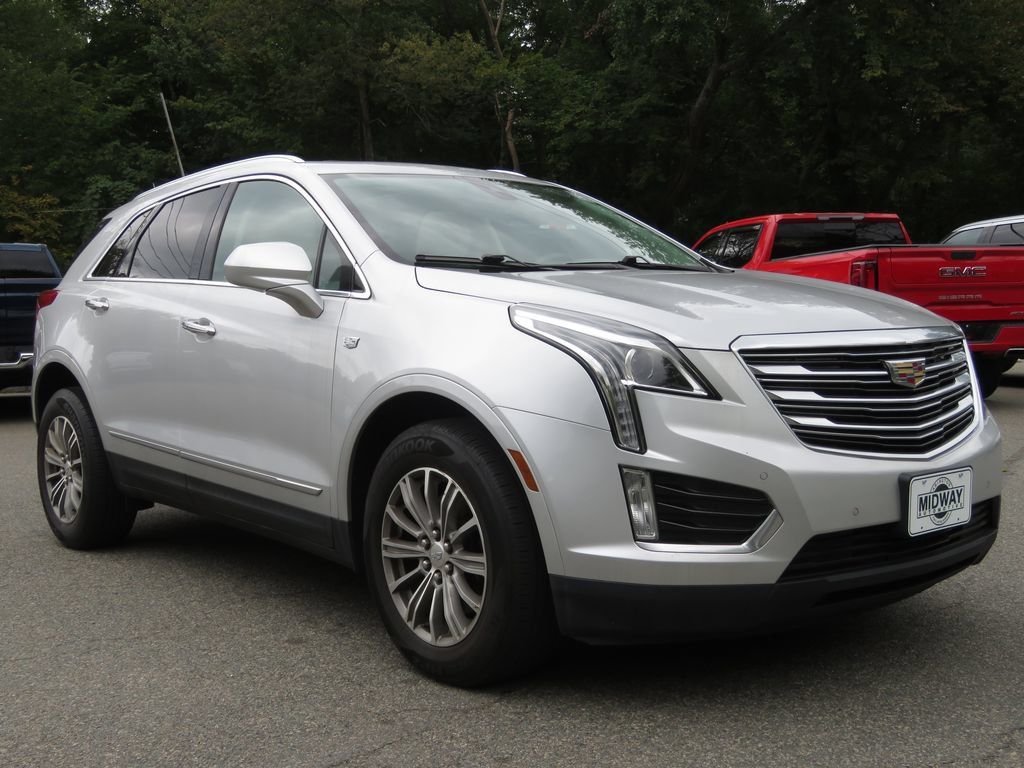Used 2017 Cadillac XT5 Luxury w/ Driver Awareness Package AWD/4WD image 3
