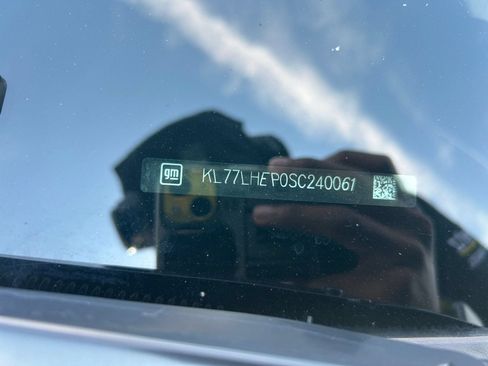 Used 2025 Chevrolet Trax LT w/ LT Convenience Package FWD image 22