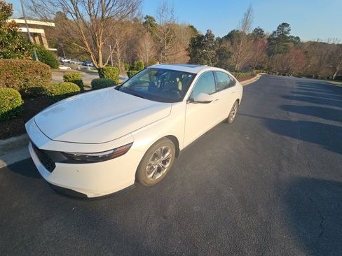 Used 2023 Honda Accord EX-L image 4