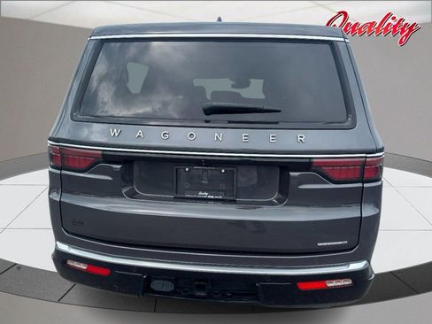 Used 2024 Jeep Wagoneer L Series II w/ Flexible Seating Group AWD/4WD image 4