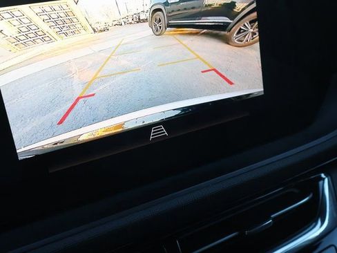 Used 2025 Buick Envista Sport Touring image 24