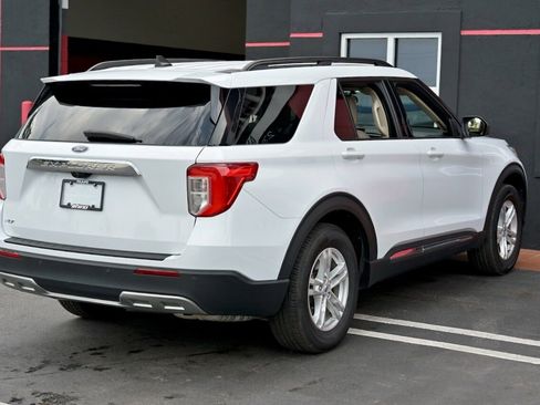 Used 2023 Ford Explorer XLT w/ Equipment Group 202A image 6