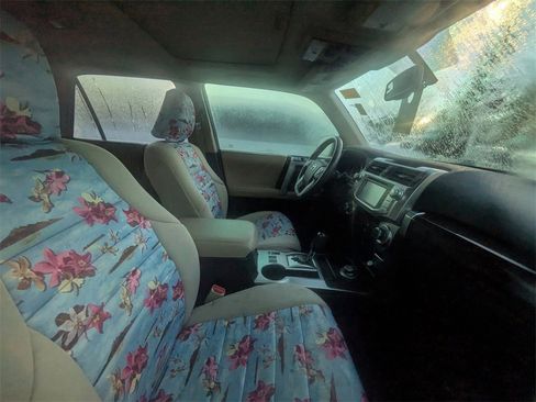 Used 2014 Toyota 4Runner Limited image 9