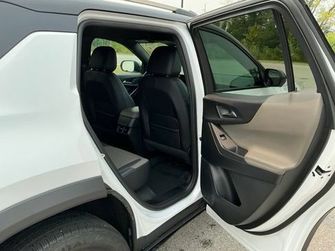 Used 2025 Chevrolet Equinox LT w/ Convenience Package II AWD/4WD image 18