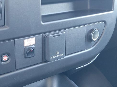 Used 2020 GMC Savana 3500 image 31