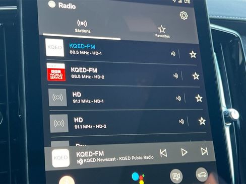 Certified 2025 Volvo XC90 B6 Ultra w/ Lounge Package image 18