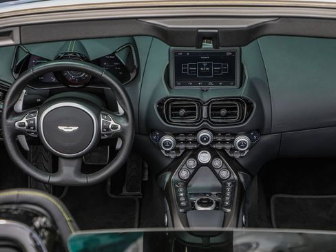 Used 2023 Aston Martin V8 Vantage Roadster RWD image 14