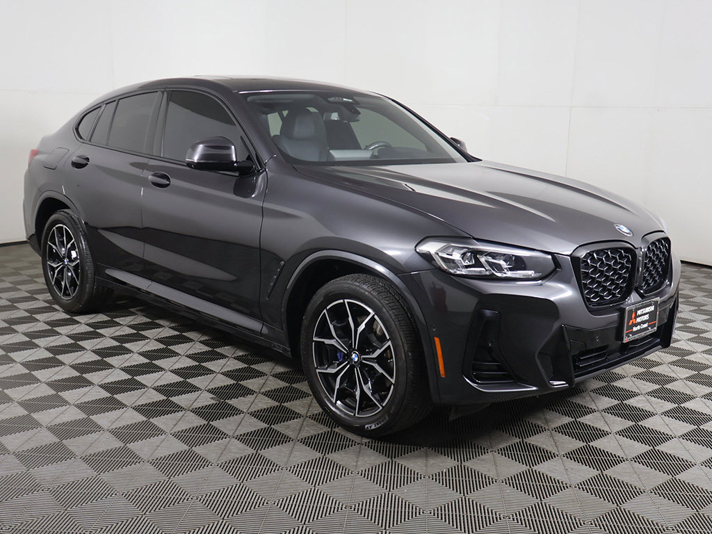 Used 2025 BMW X4 xDrive30i AWD/4WD image 2