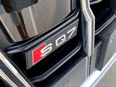 Used 2022 Audi SQ7 Prestige AWD/4WD image 14