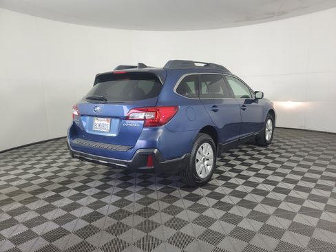 Used 2019 Subaru Outback 2.5i Premium image 4