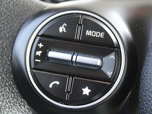 Certified 2025 Kia Soul LX w/ LX Technology Package FWD image 25