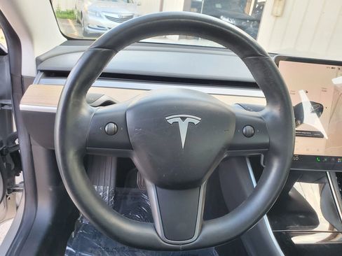 Used 2018 Tesla Model 3 Long Range RWD image 31